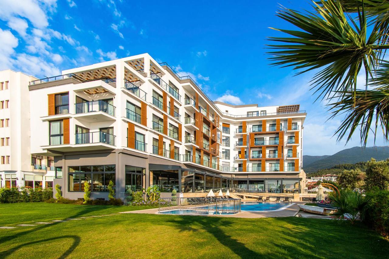 Maia Luxury Beach Hotel & Spa グゼルカミル エクステリア 写真